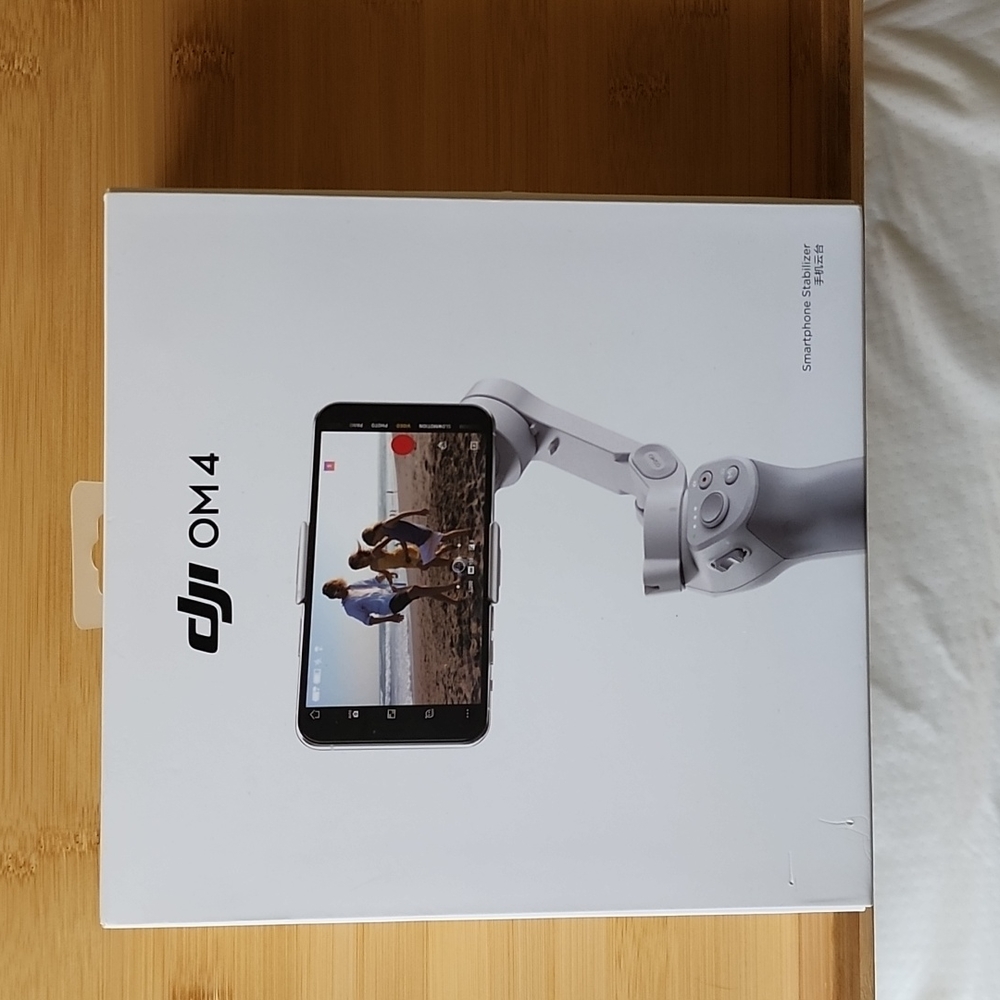 DJI OM4 smartphone stabilizer
